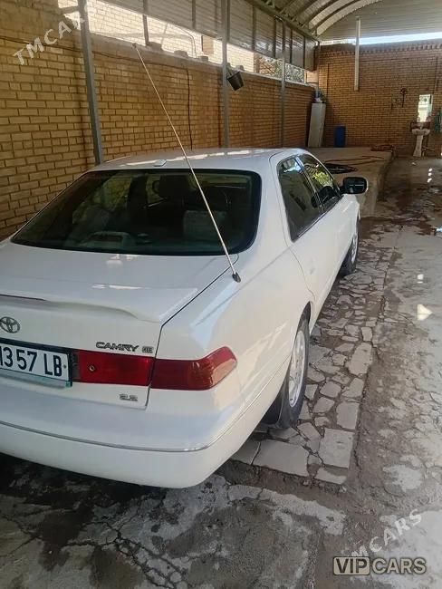 Toyota Camry, 2001