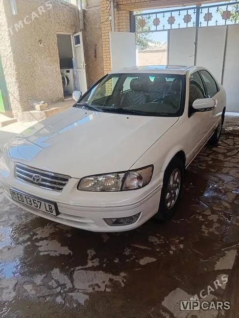 Toyota Camry, 2001