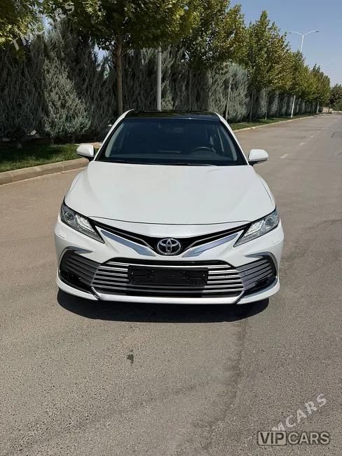 Toyota Camry, 2023