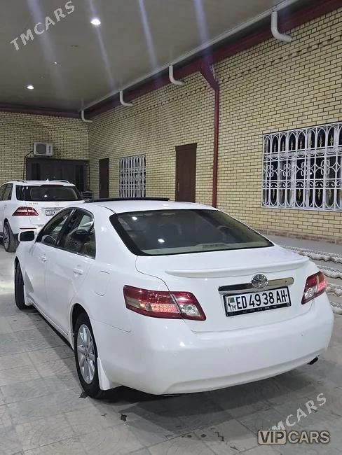 Toyota Camry, 2011
