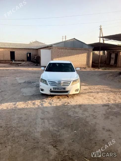 Toyota Camry, 2010