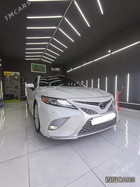 Toyota Camry, 2018