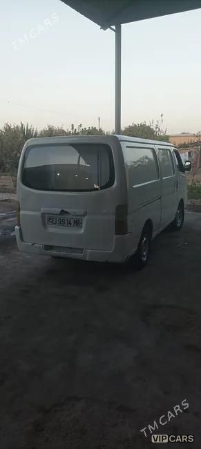 Nissan Urvan, 2002