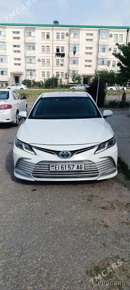 Toyota Camry Hybrid, 2021