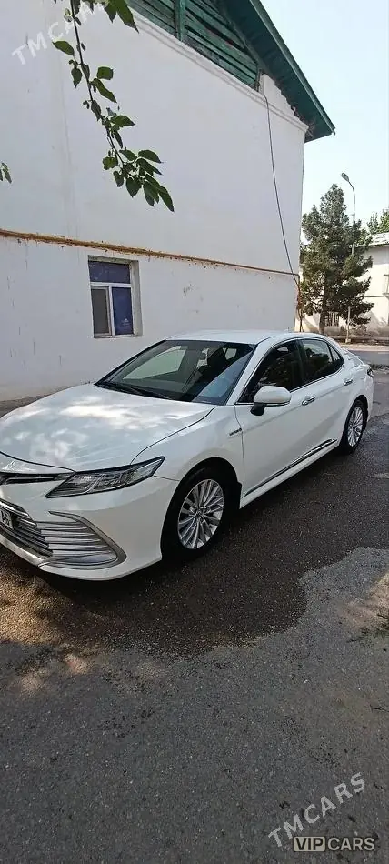 Toyota Camry Hybrid, 2021 — фото 3
