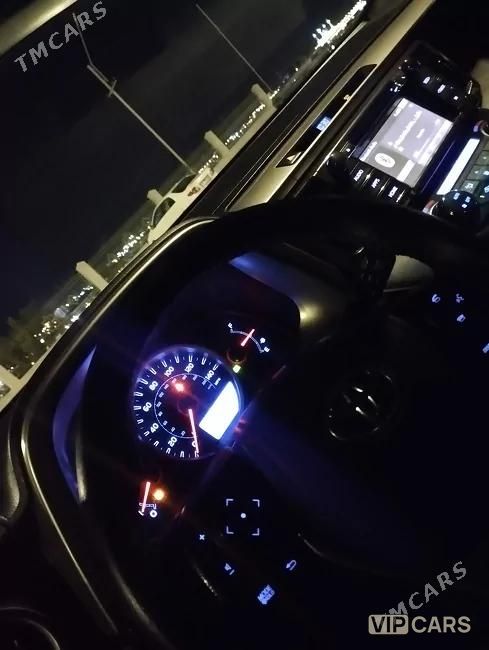 Toyota RAV4, 2015
