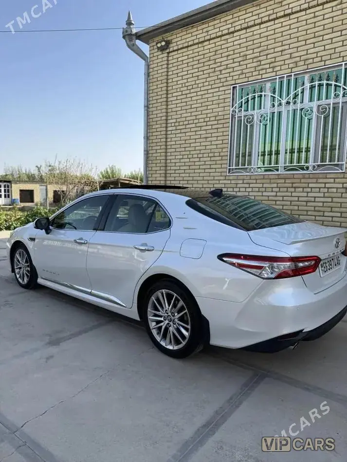 Toyota Camry, 2017 — фото 2