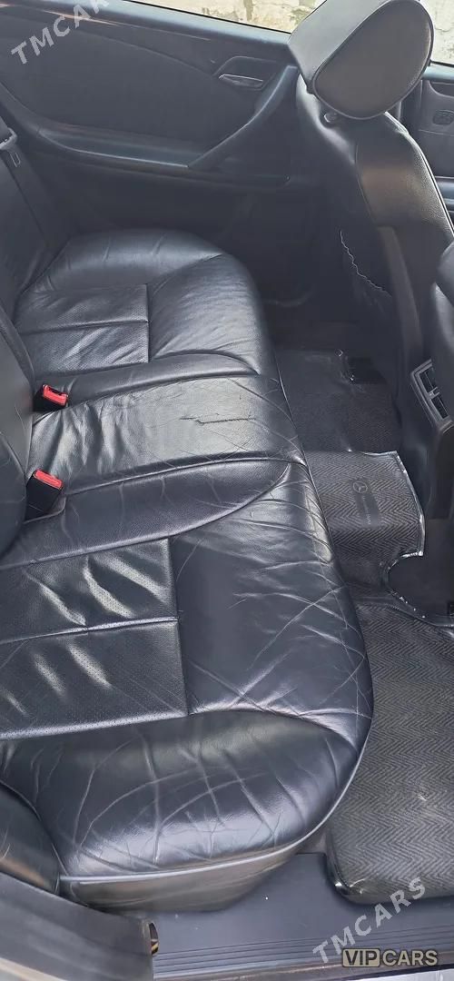 Mercedes-Benz E320, 2001