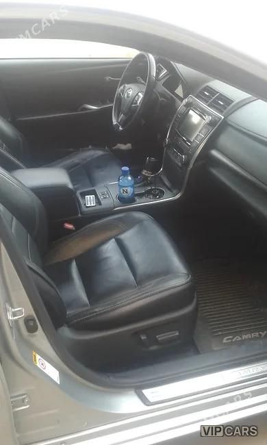 Toyota Camry, 2016