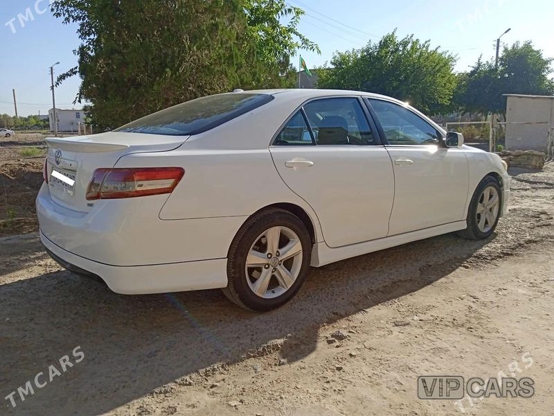 Toyota Camry, 2010