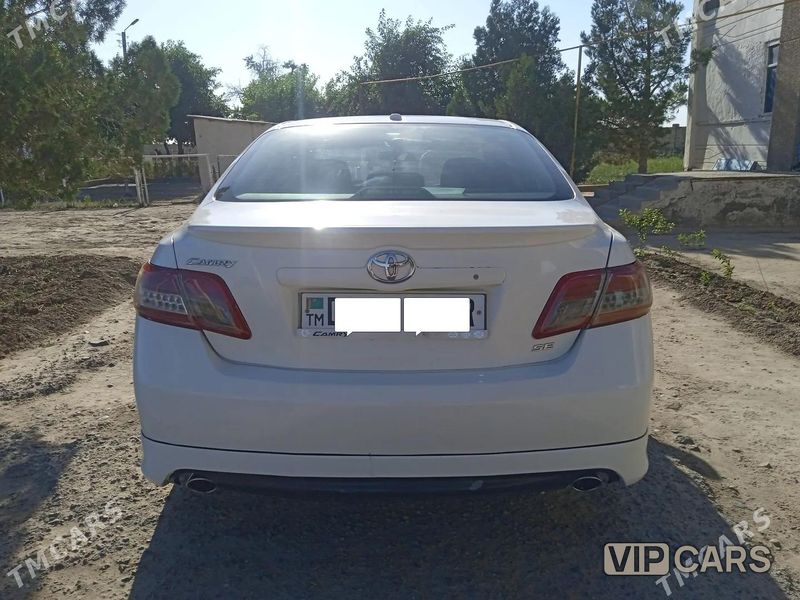 Toyota Camry, 2010