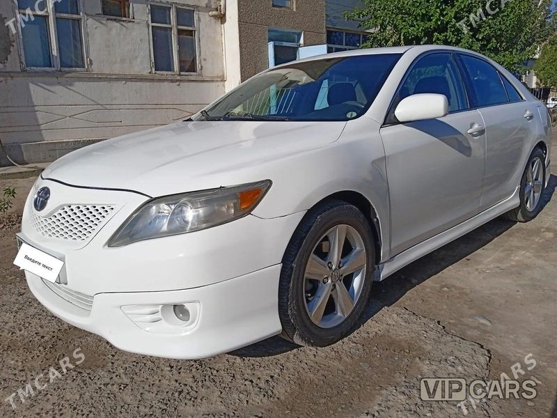 Toyota Camry, 2010