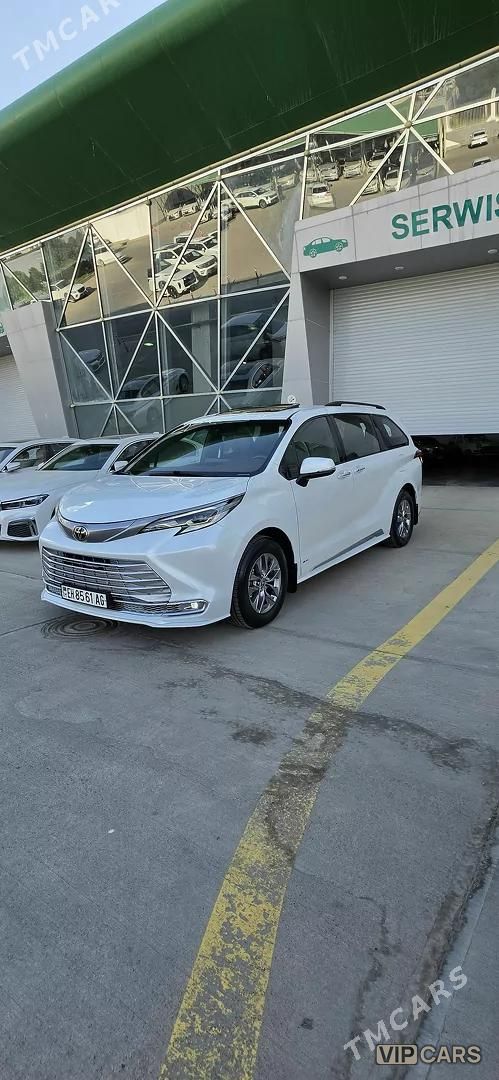 Toyota Sienna, 2022