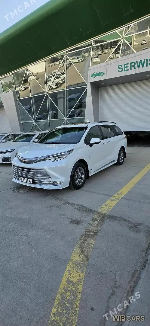Toyota Sienna, 2022 — фото 2