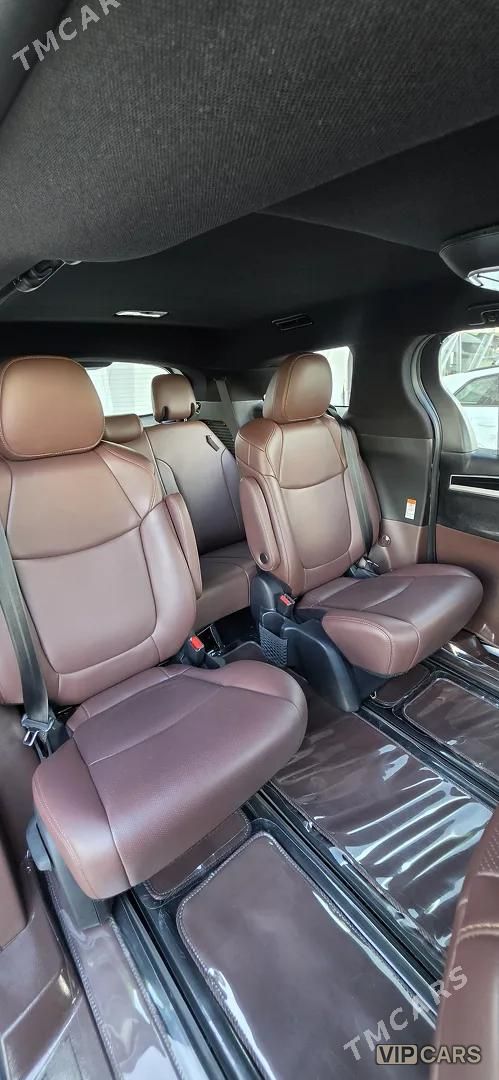 Toyota Sienna, 2022