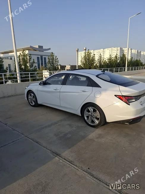 Hyundai Elantra, 2021