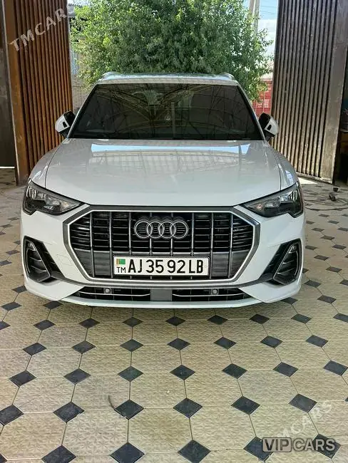 Audi Q3, 2020 — фото 1