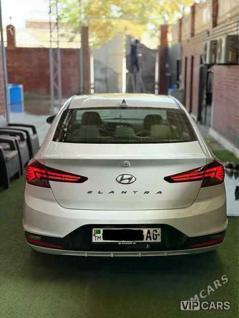 Hyundai Elantra, 2020