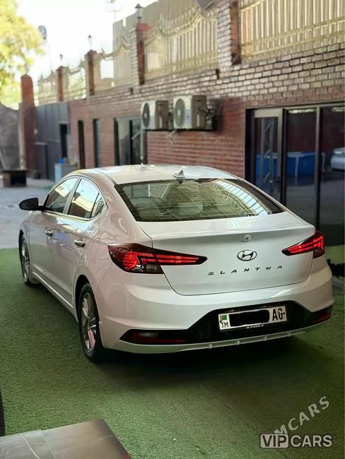 Hyundai Elantra, 2020
