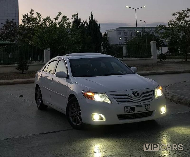 Toyota Camry, 2010