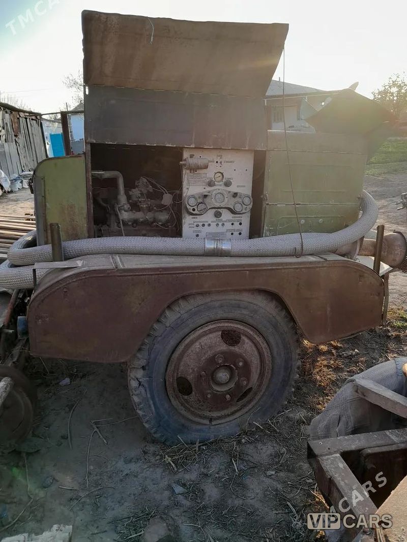 MTZ T-28, 1985
