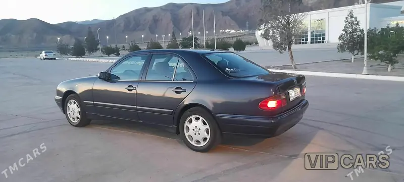 Mercedes-Benz E320, 2000 — фото 3