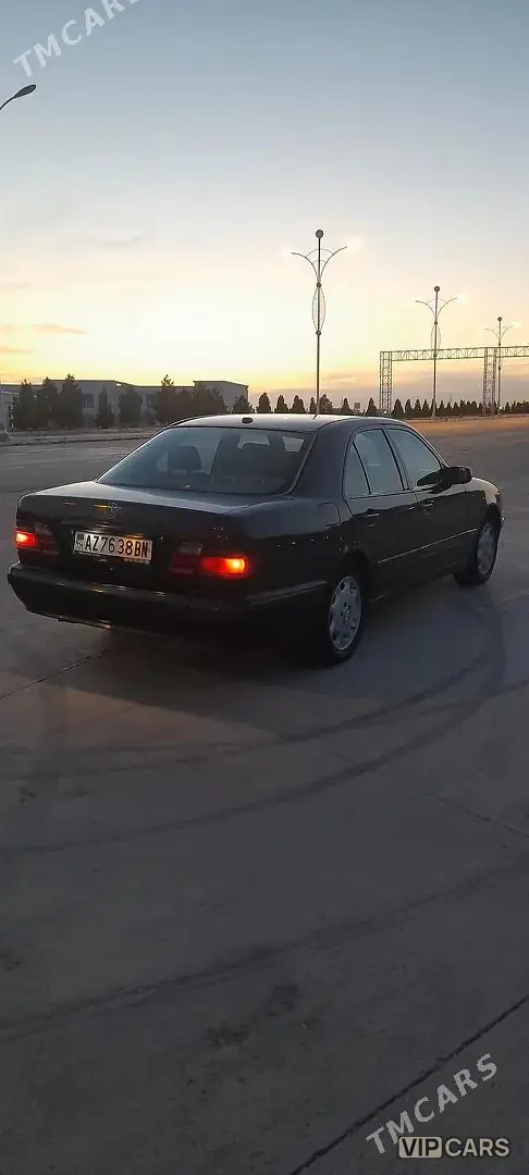 Mercedes-Benz E320, 2000 — фото 4