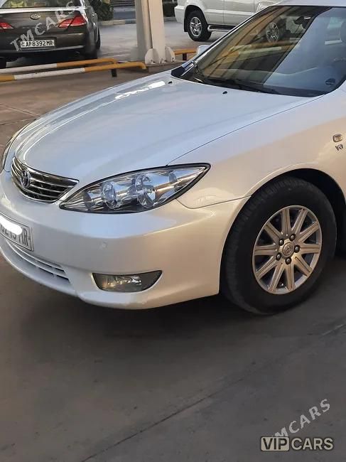 Toyota Camry, 2004