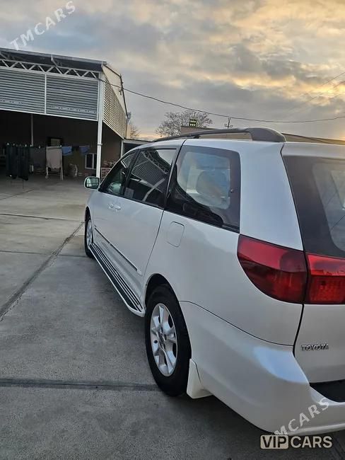 Toyota Sienna, 2004