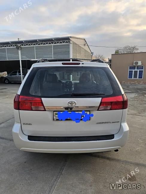 Toyota Sienna, 2004