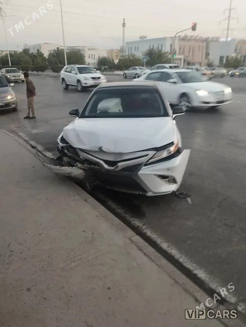 Toyota Camry, 2018