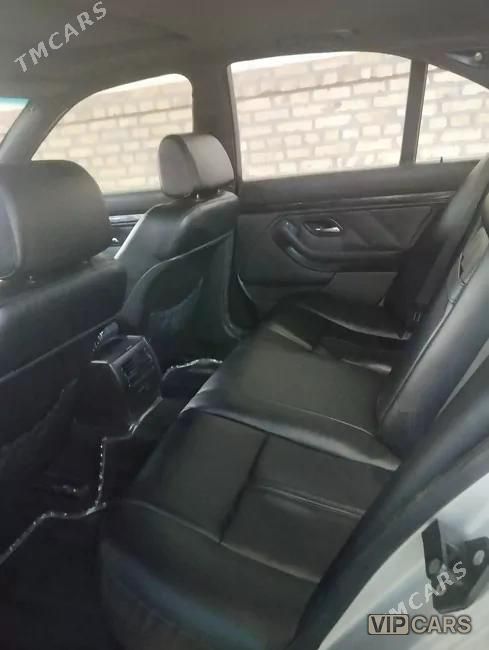 BMW E39, 2000