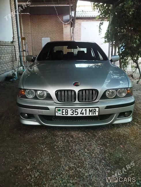 BMW E39, 2000