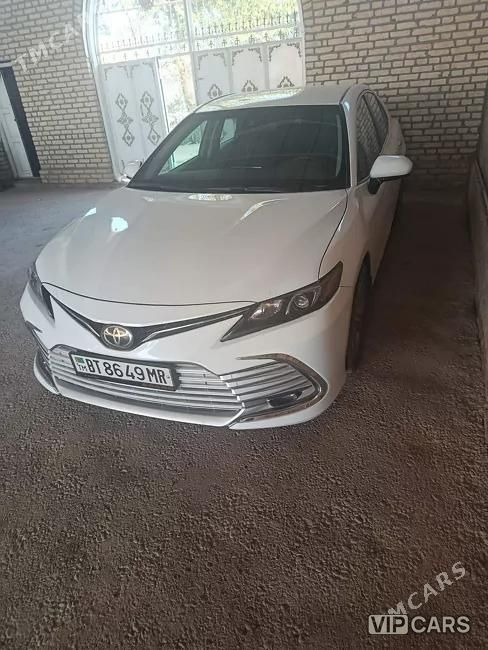 Toyota Camry, 2023