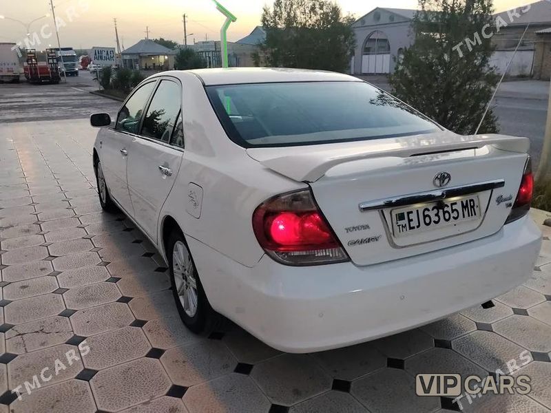 Toyota Camry, 2004
