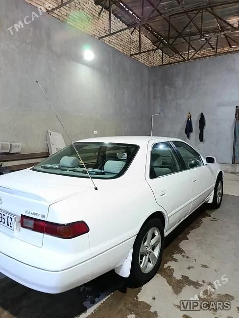 Toyota Camry, 1998
