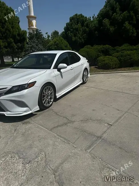 Toyota Camry, 2022 — фото 1