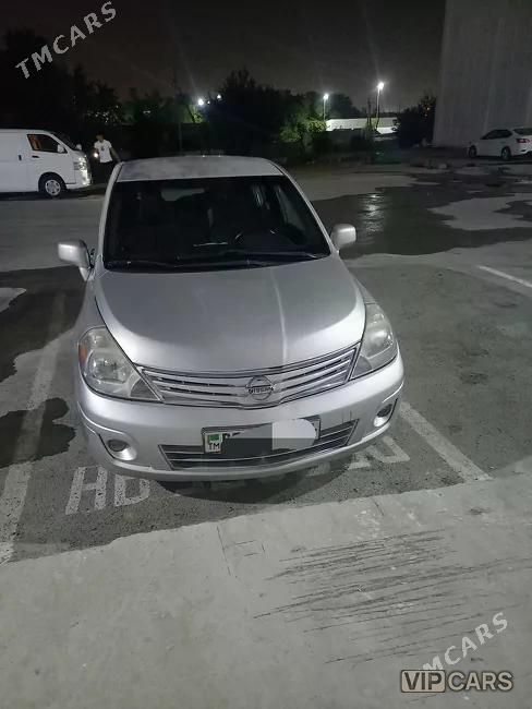 Nissan Versa, 2010
