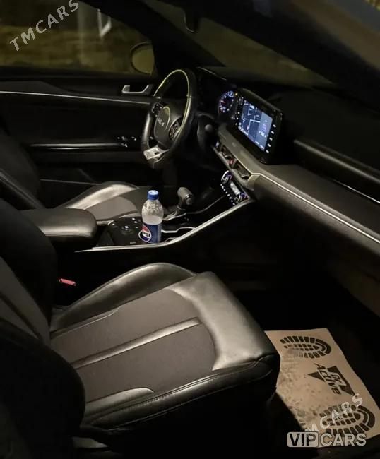 Kia K5, 2021