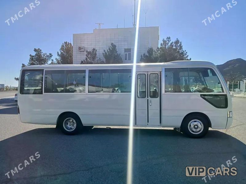 Toyota Coaster, 2001