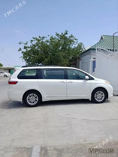 Toyota Sienna, 2017