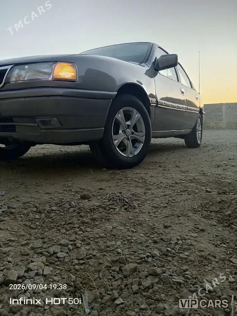 Opel Vectra, 1993