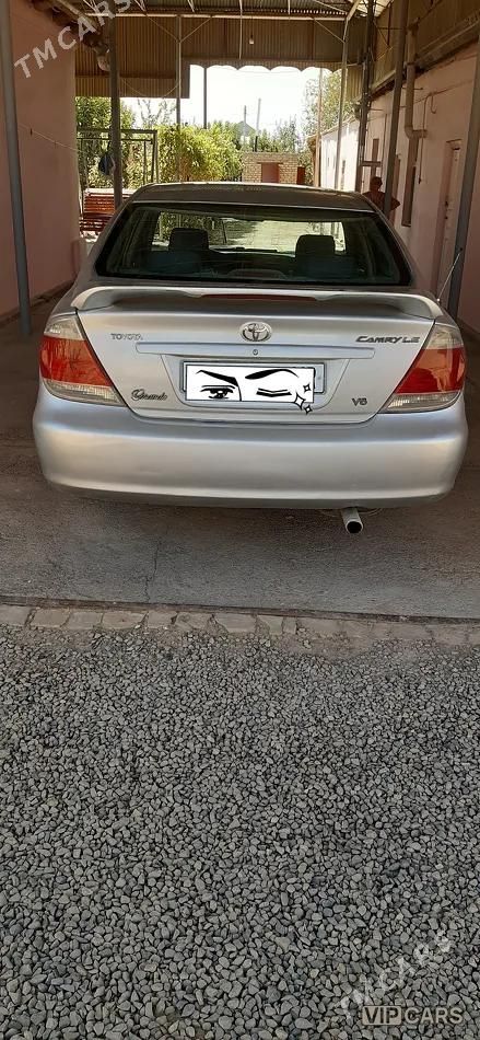 Toyota Camry, 2004