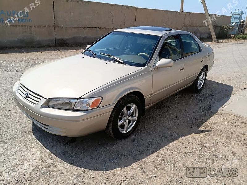 Toyota Camry, 1999