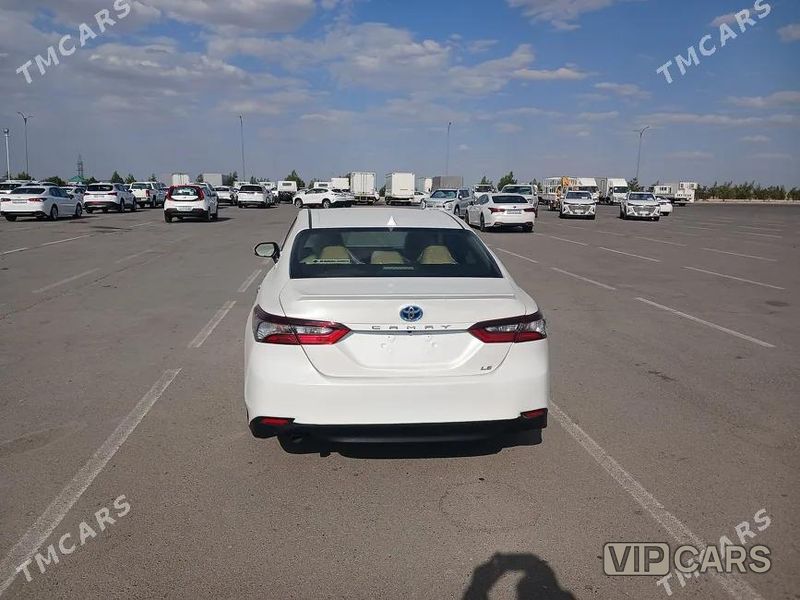 Toyota Camry Hybrid, 2021