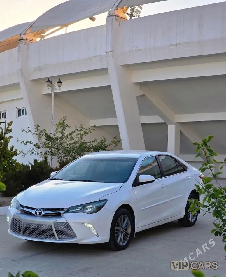 Toyota Camry, 2017