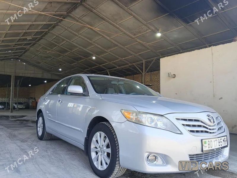 Toyota Camry, 2010