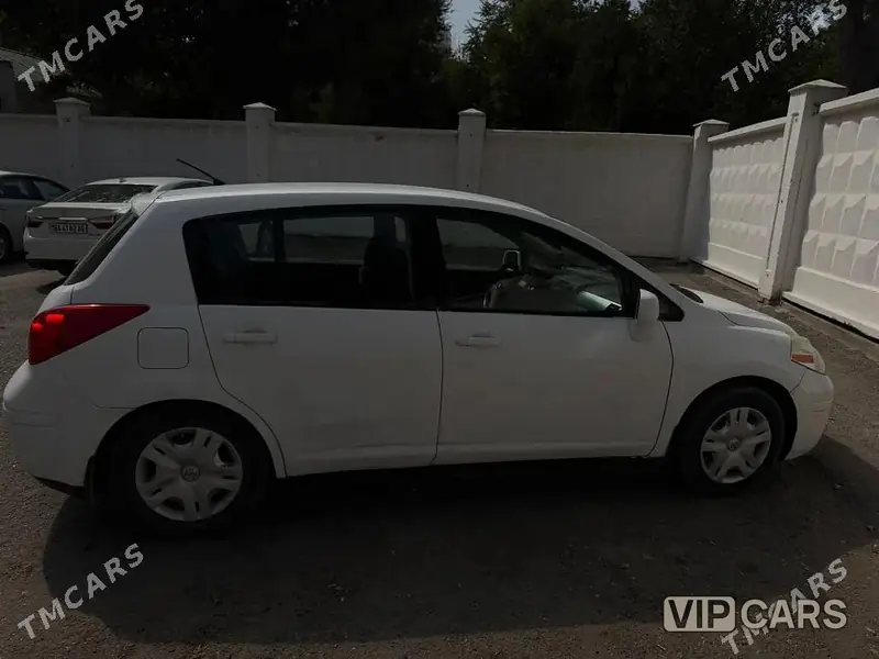 Nissan Versa, 2011 — фото 2