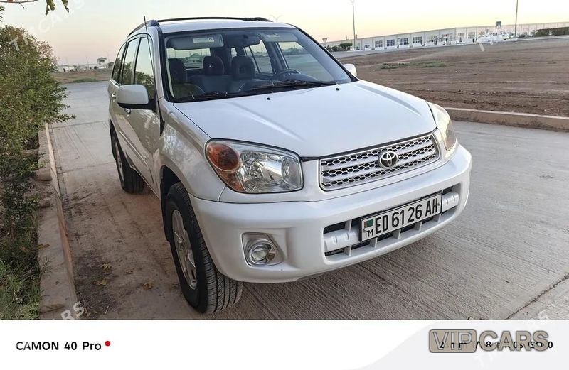Toyota RAV4, 2004