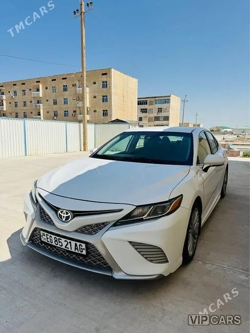 Toyota Camry, 2019